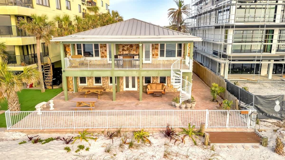 Stones Throw Beachside Bungalow #1 On The Beach Clearwater Beach Εξωτερικό φωτογραφία