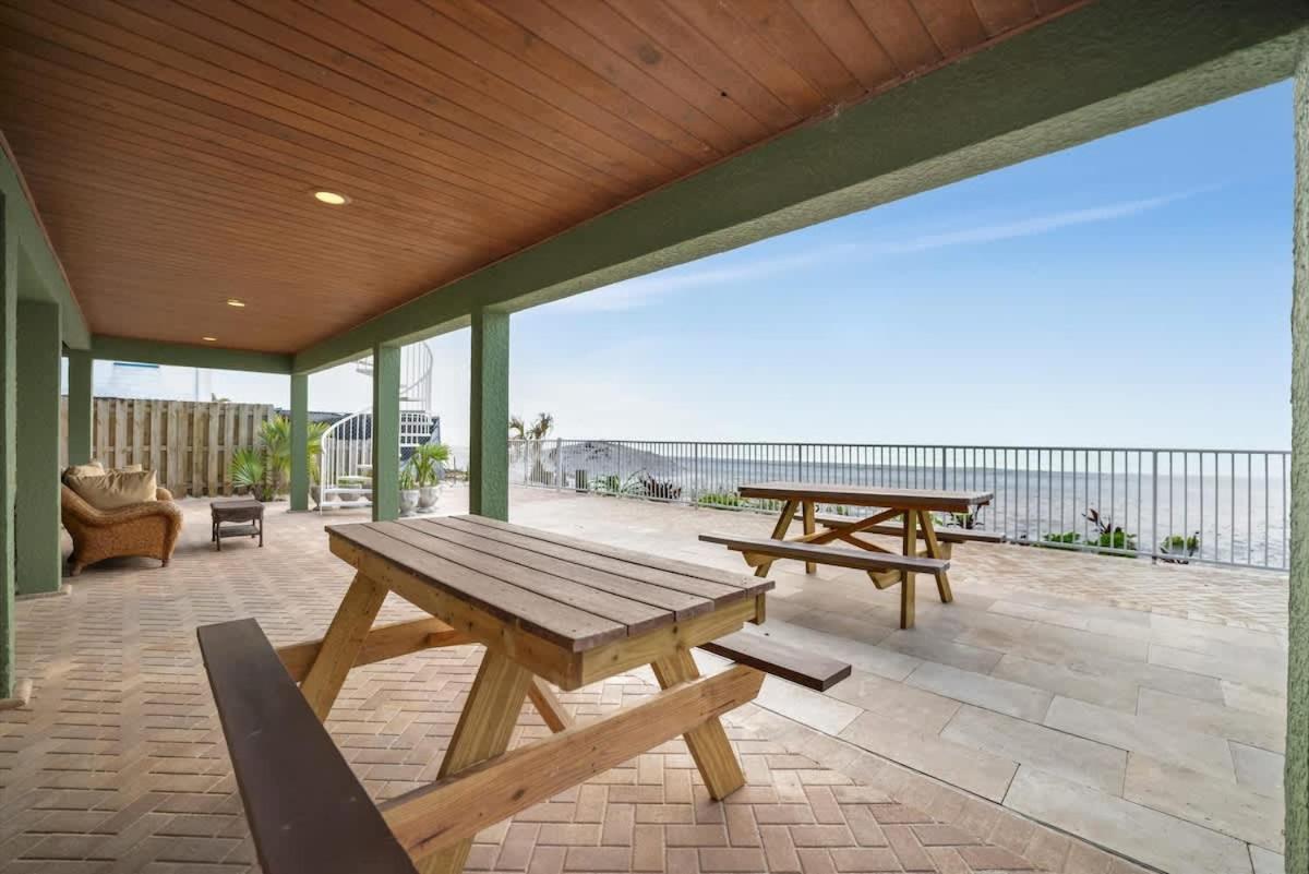Stones Throw Beachside Bungalow #1 On The Beach Clearwater Beach Εξωτερικό φωτογραφία