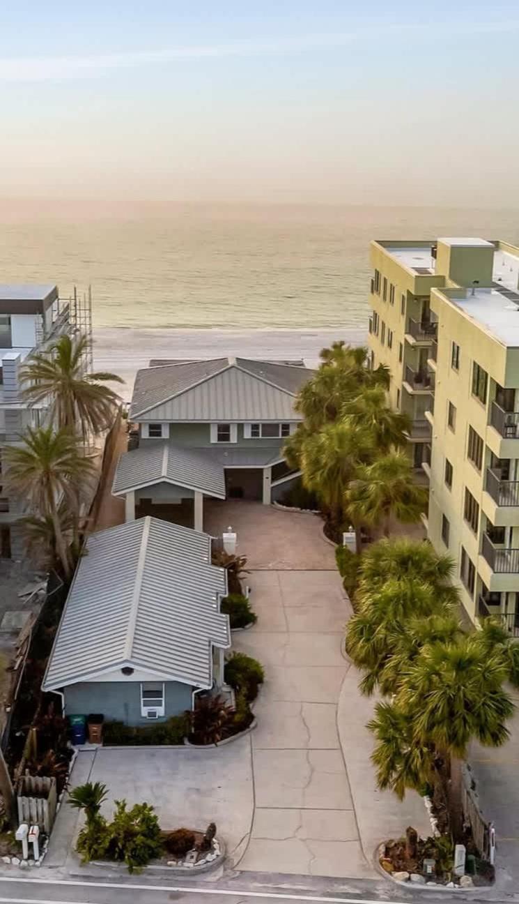 Stones Throw Beachside Bungalow #1 On The Beach Clearwater Beach Εξωτερικό φωτογραφία